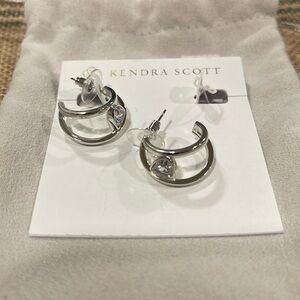 Kendra Scott- NWT stud earrings